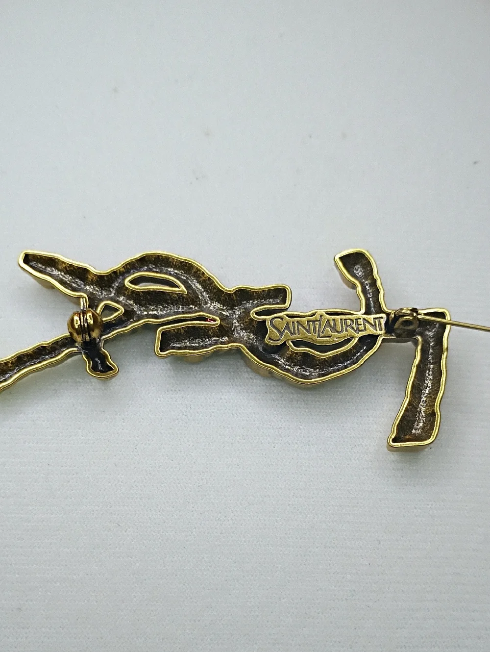 New Gold Tone Women’s Brooch with Black and Red Enamel Accents